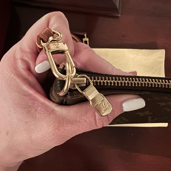 SOLD Authentic Louis Vuitton Pochette Accessoires - Picture 6 of 10